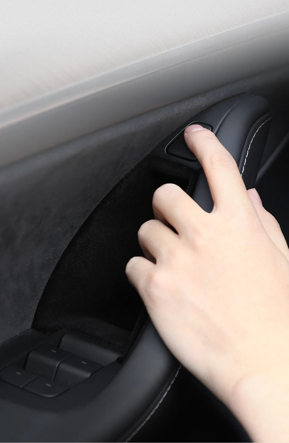 صنديق تخزين الابواب من الداخل صغيره