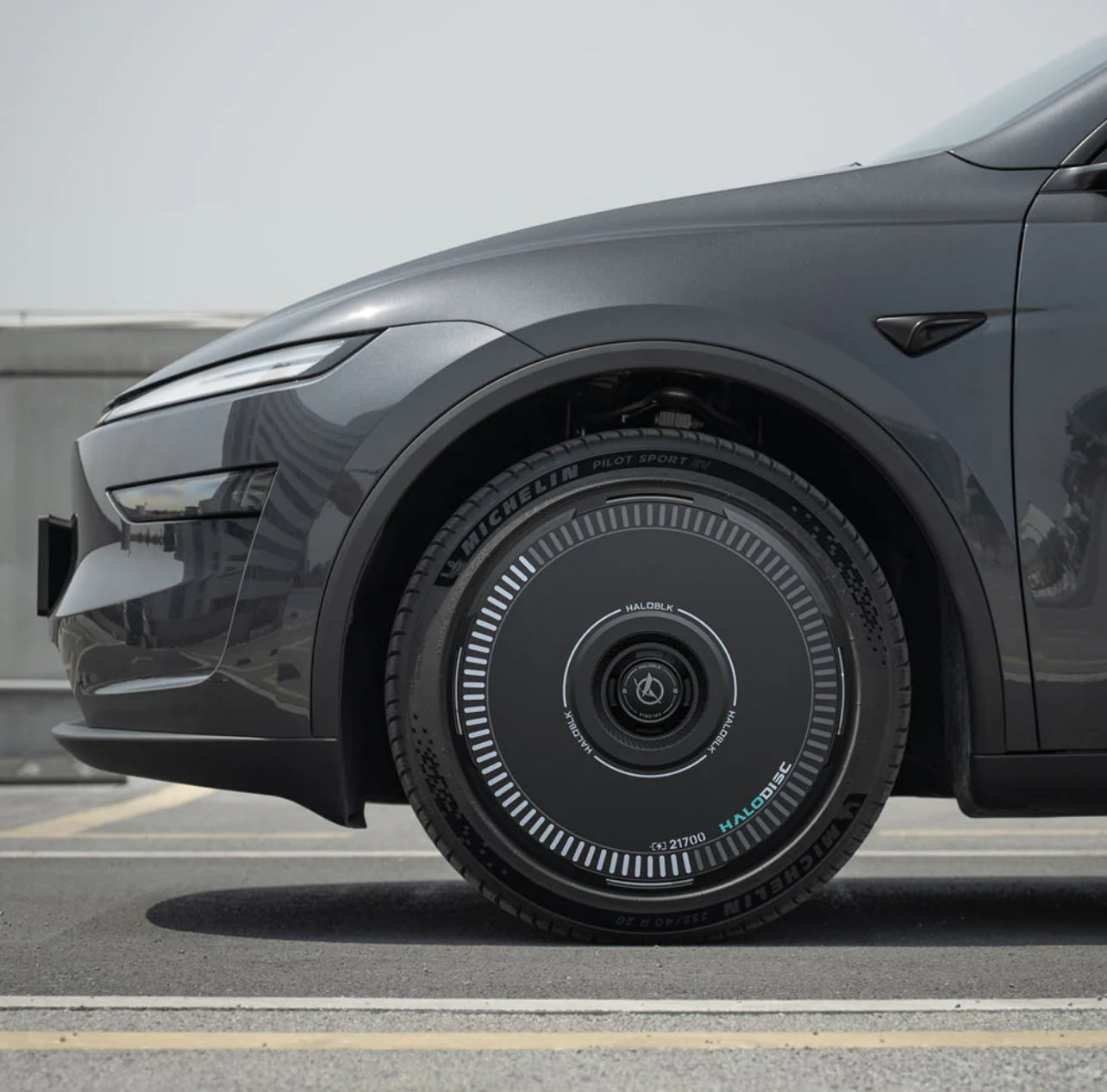 HALODISC 2 Wheel Covers for Tesla Model Y Juniper 19" Crossflow Wheels丨Charging